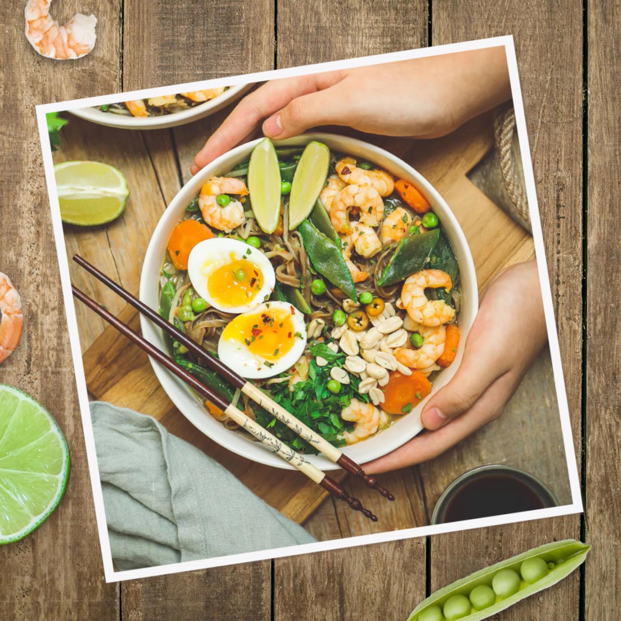 Ramen aux Crevettes, petits légumes et oeuf mollet