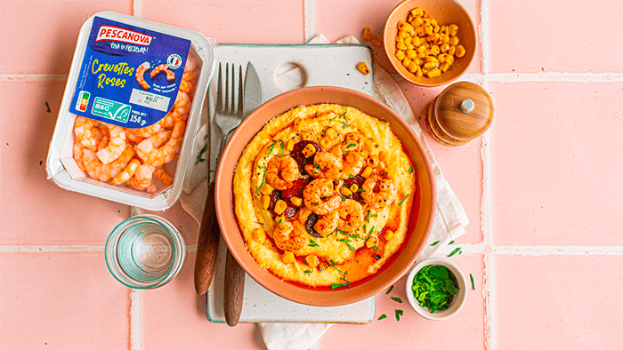 Crevettes au chorizo et polenta au fromage